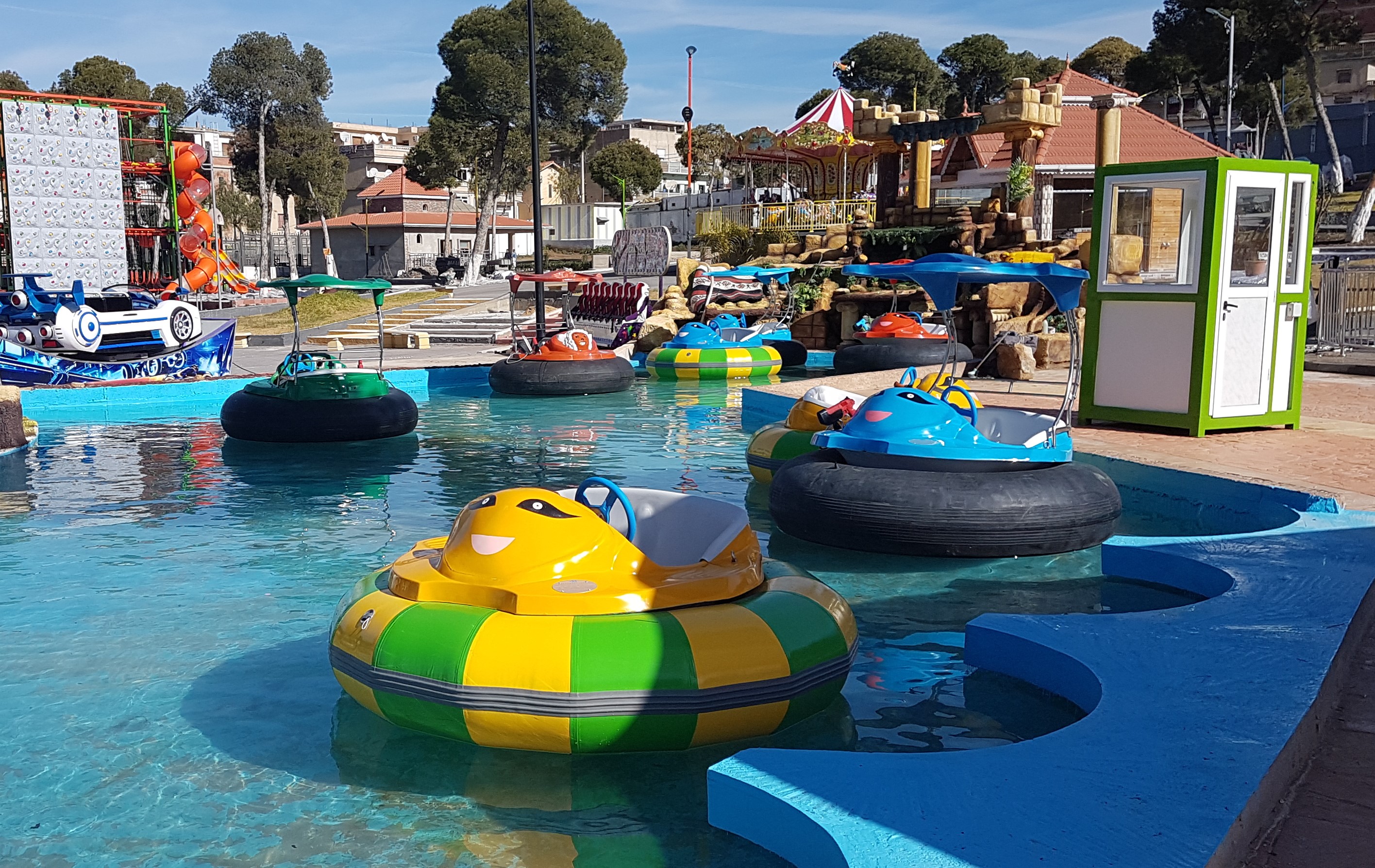 Les Petits Bateaux